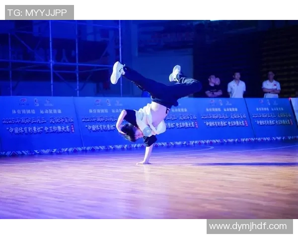 南京飞盘队在全国街舞大赛中的逆袭之旅展现青春活力与团队精神 南京飞盘队在全国街舞大赛中的逆袭之旅展现青春活力与团队精神